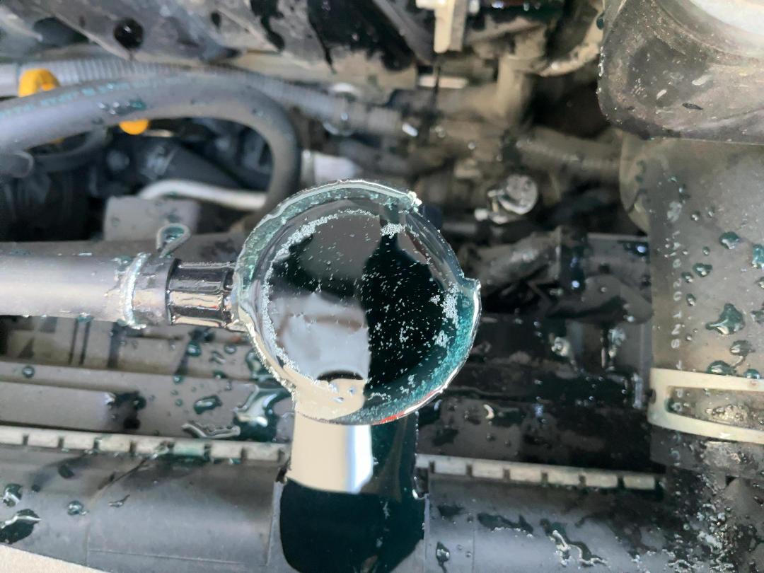 Photo '21' of Nissan Serena Photo '21' of Nissan Serena