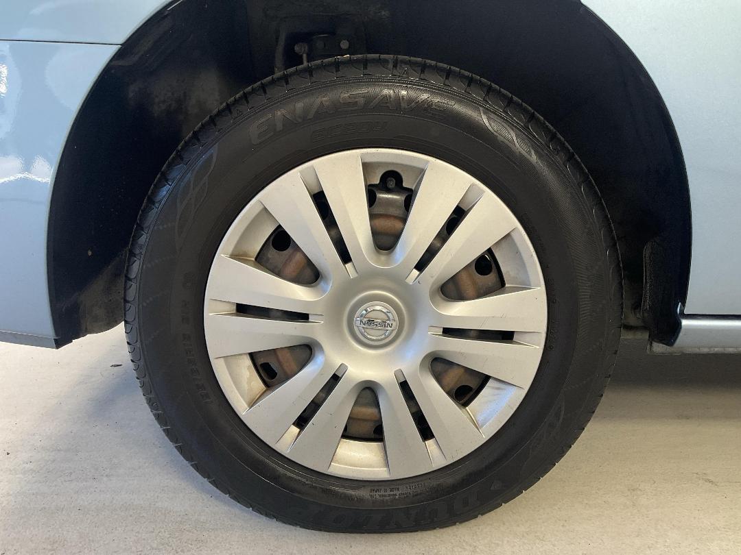 Photo '12' of Nissan Serena