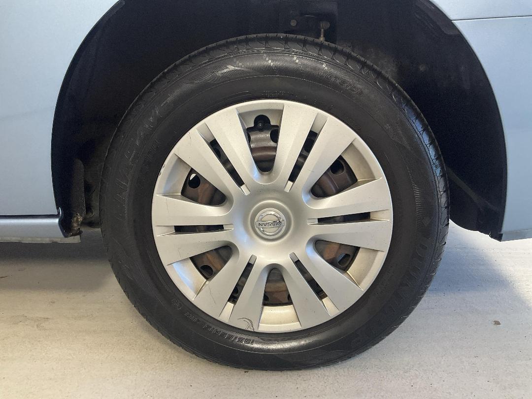 Photo '11' of Nissan Serena