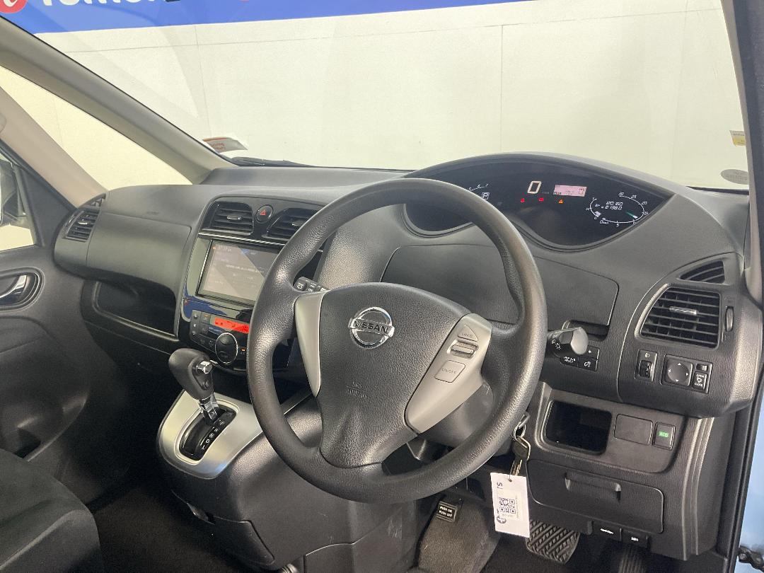 Photo '17' of Nissan Serena