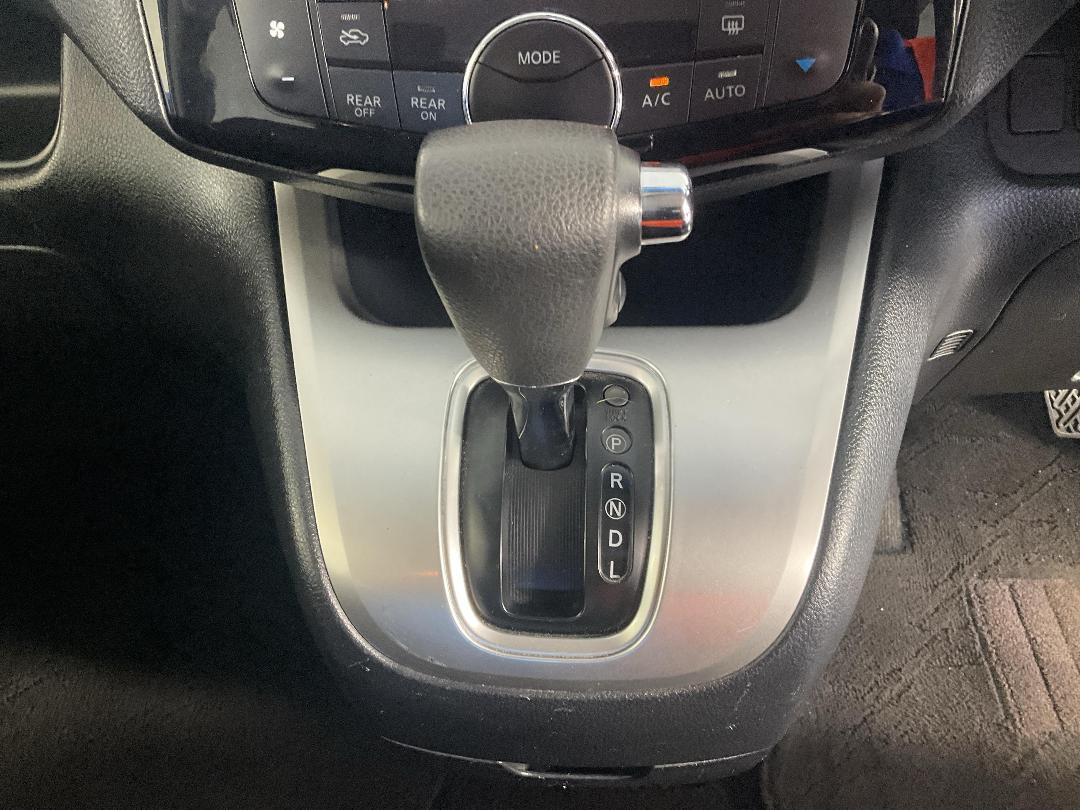 Photo '18' of Nissan Serena