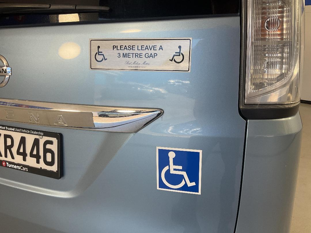 Photo '33' of Nissan Serena