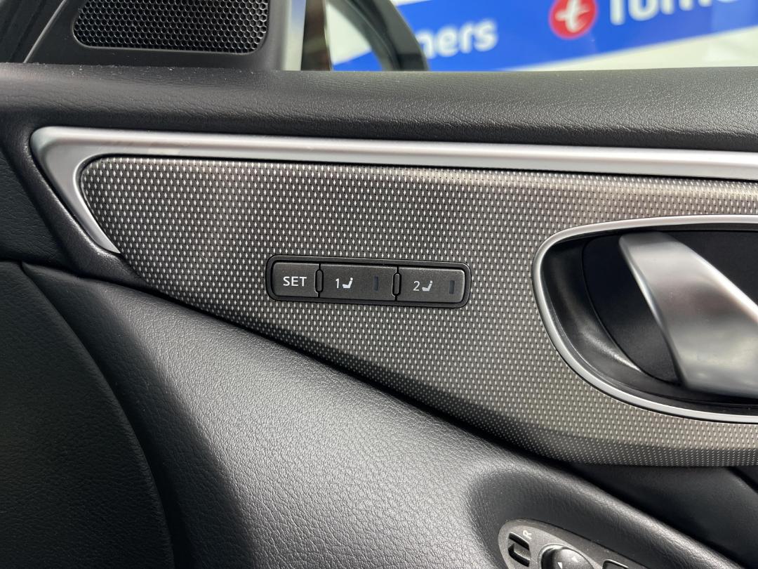 Photo '30' of Nissan Skyline