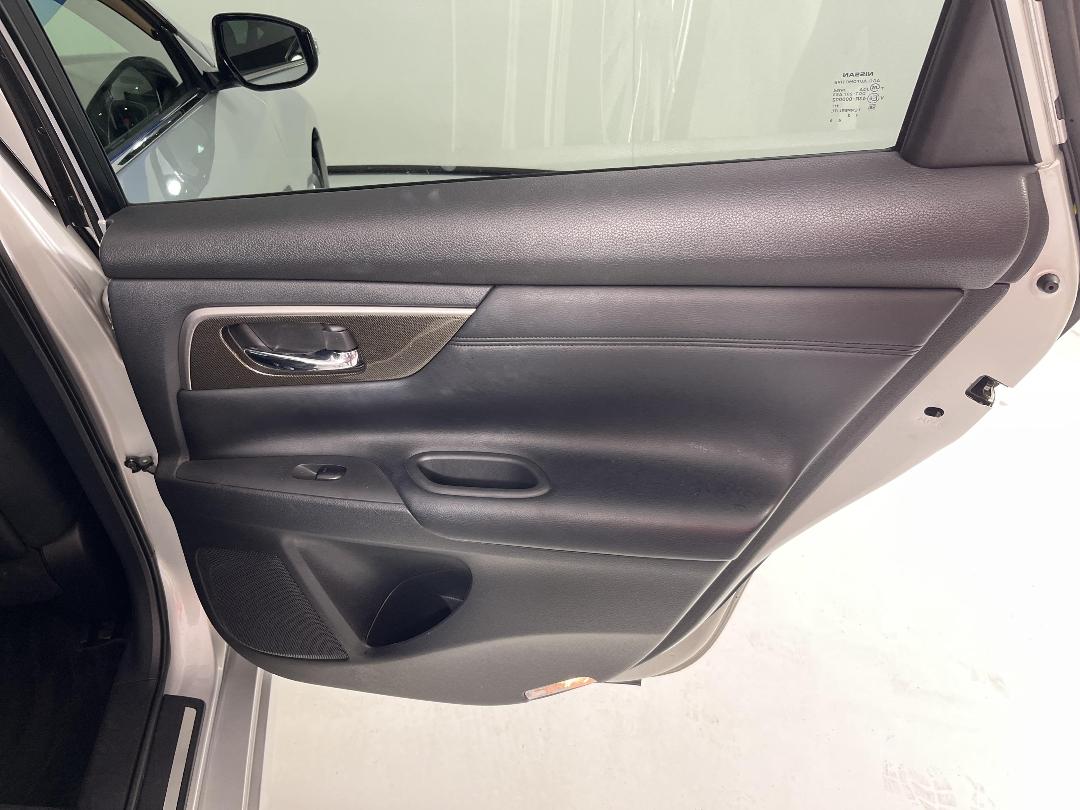 Photo '19' of Nissan Teana