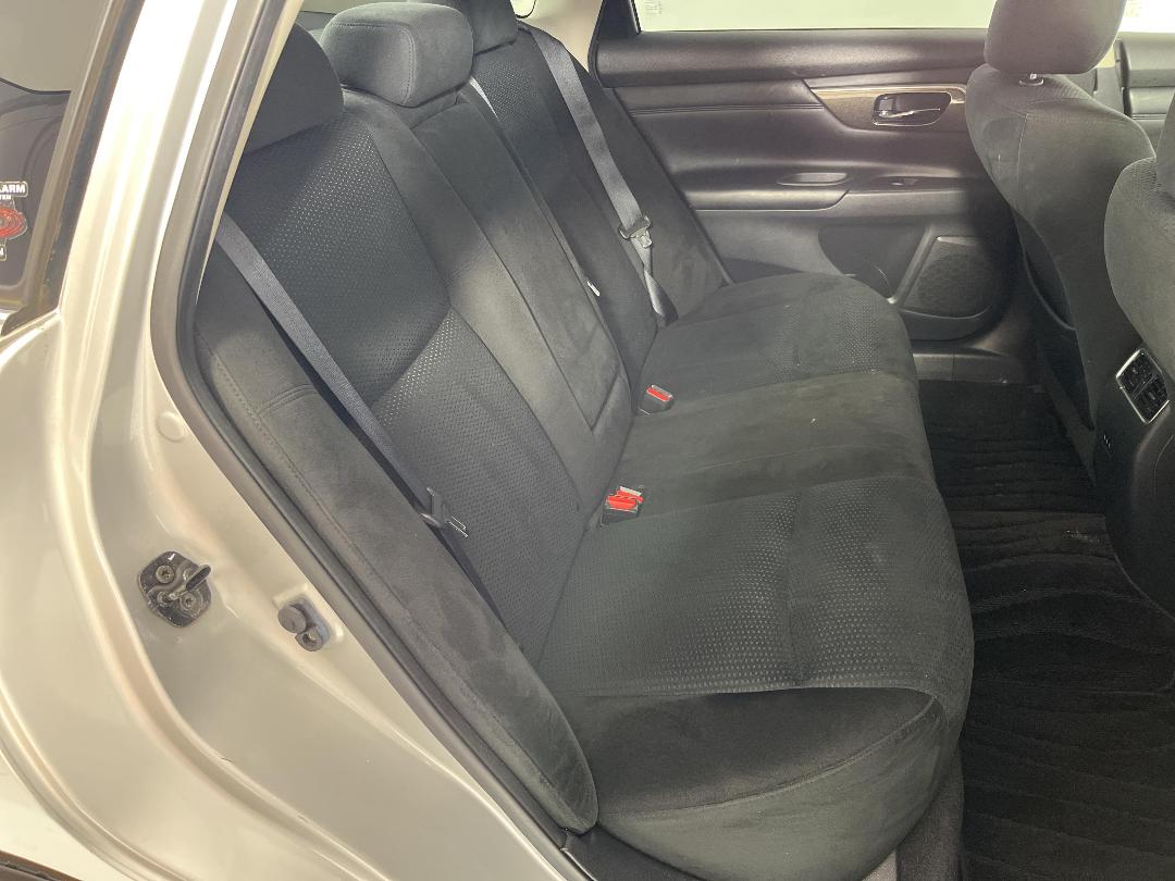 Photo '20' of Nissan Teana