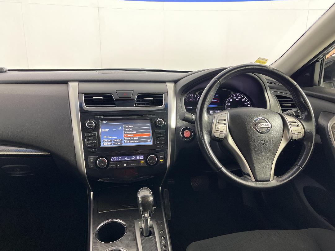 Photo '17' of Nissan Teana