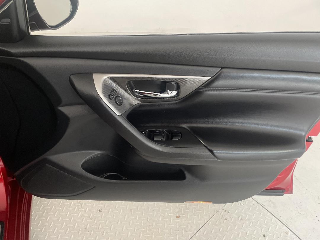 Photo '15' of Nissan Teana