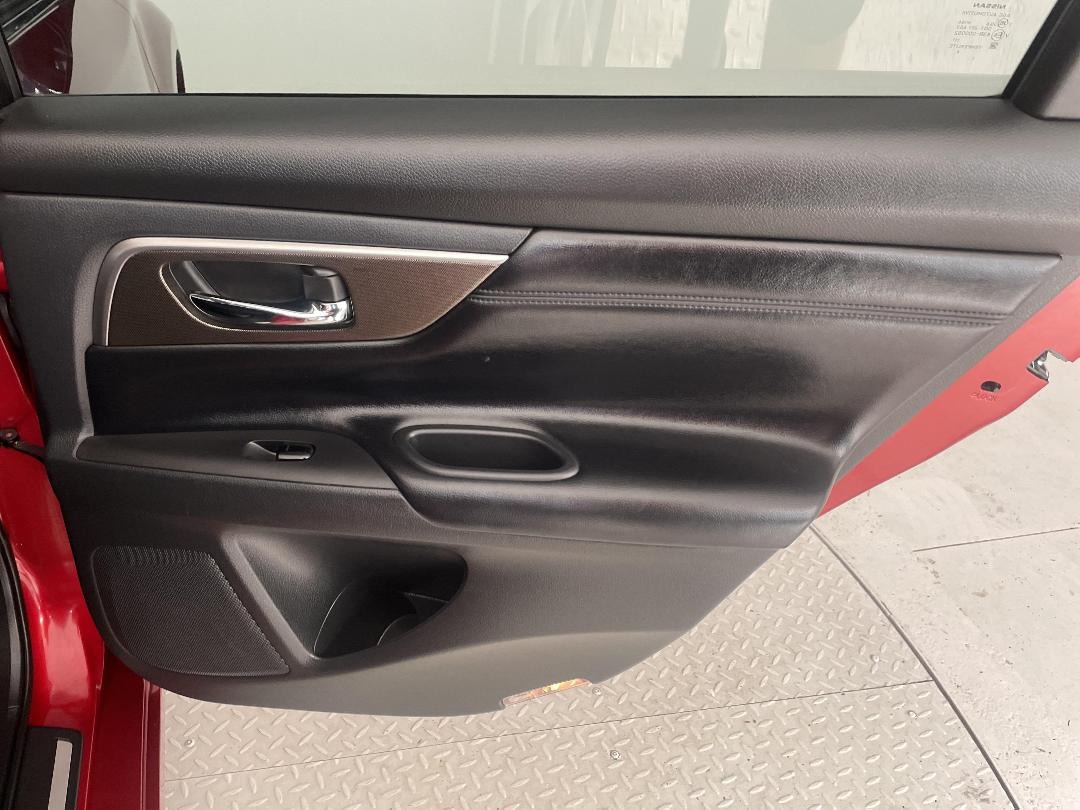 Photo '19' of Nissan Teana