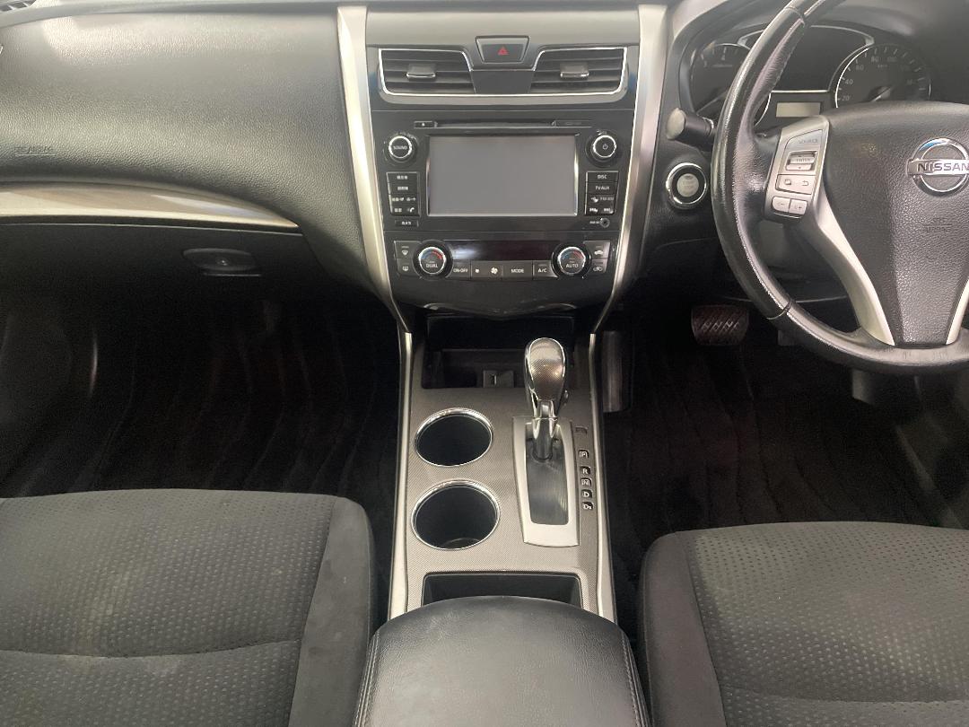 Photo '18' of Nissan Teana