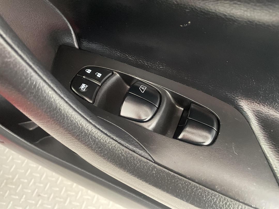 Photo '24' of Nissan Teana