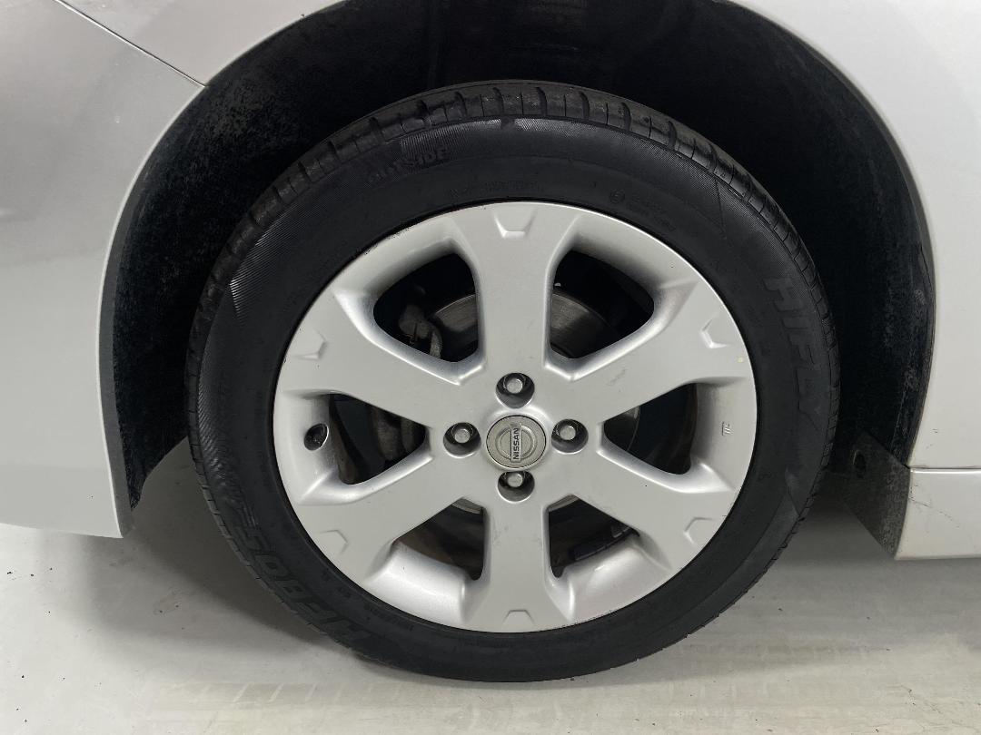 Photo '10' of Nissan Wingroad