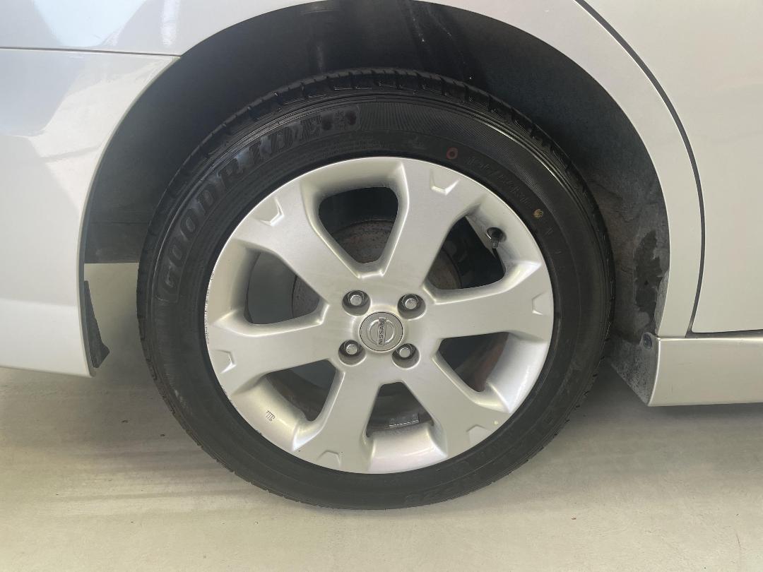 Photo '12' of Nissan Wingroad