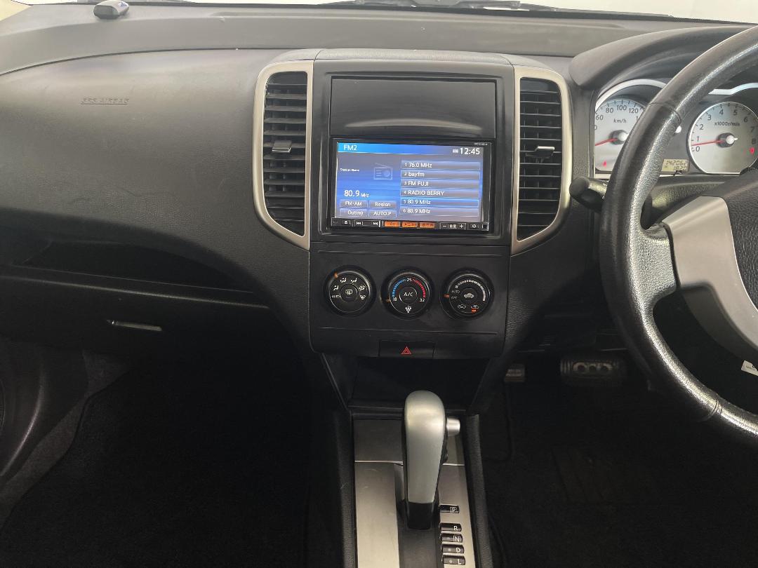 Photo '18' of Nissan Wingroad