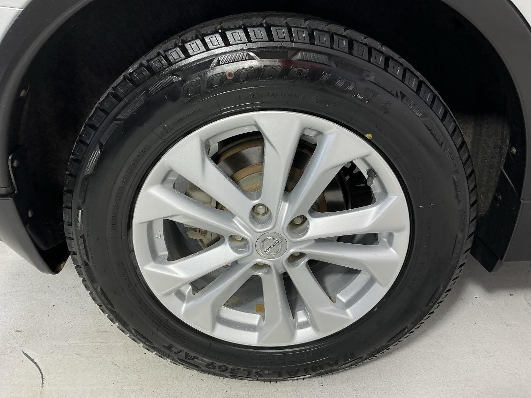 Photo '10' of Nissan X-Trail ST