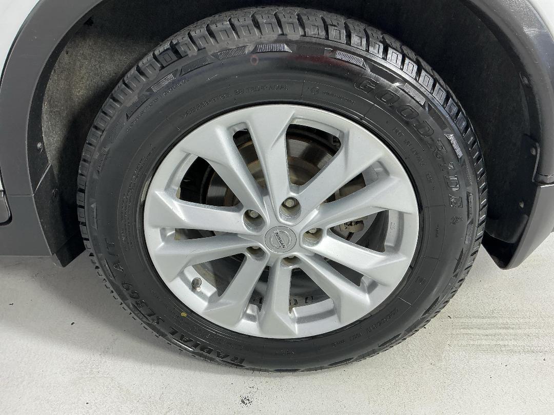 Photo '9' of Nissan X-Trail ST