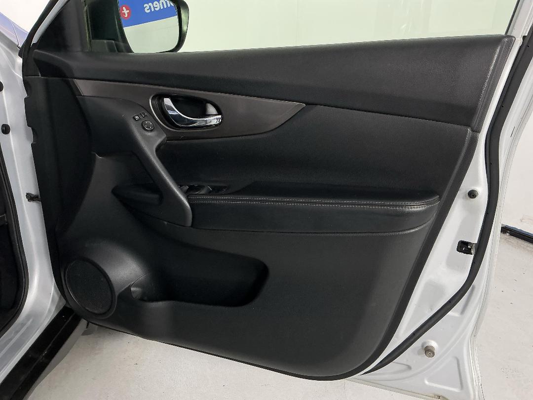 Photo '13' of Nissan X-Trail ST