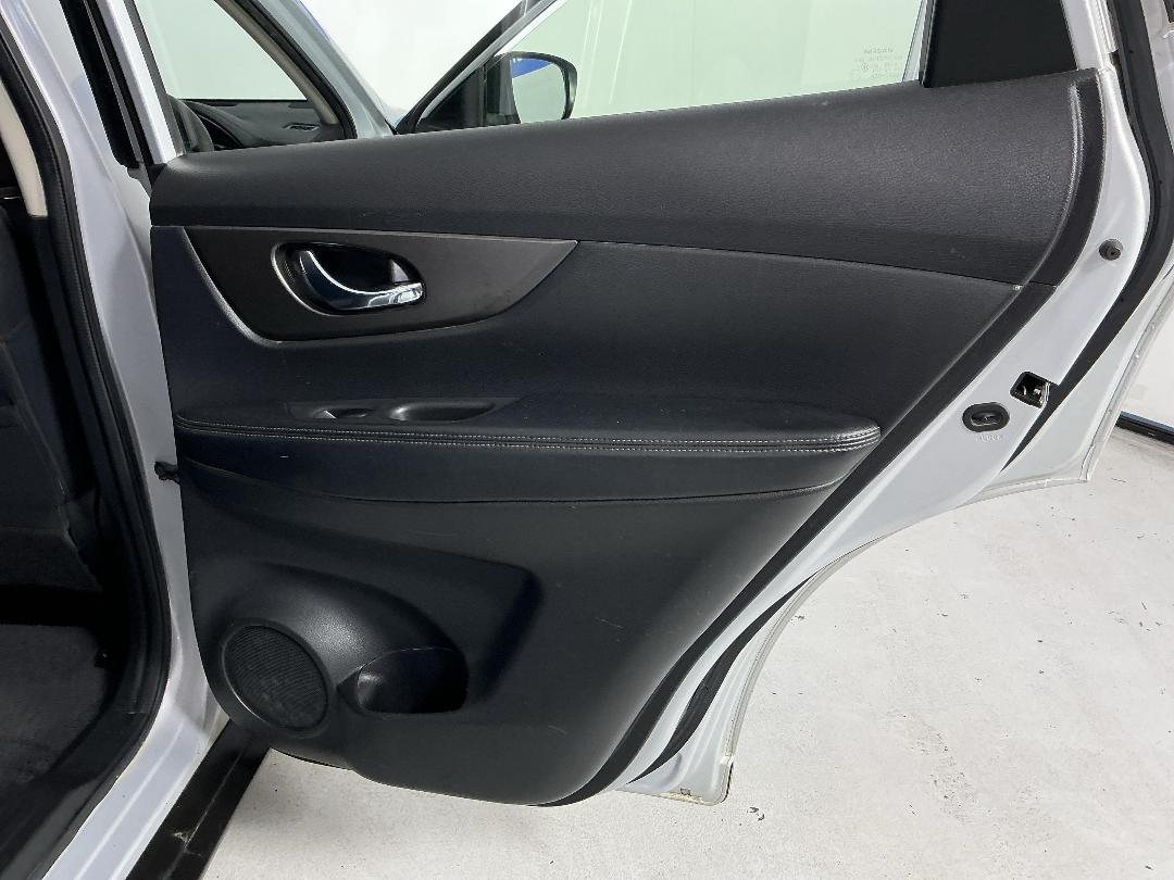 Photo '17' of Nissan X-Trail ST