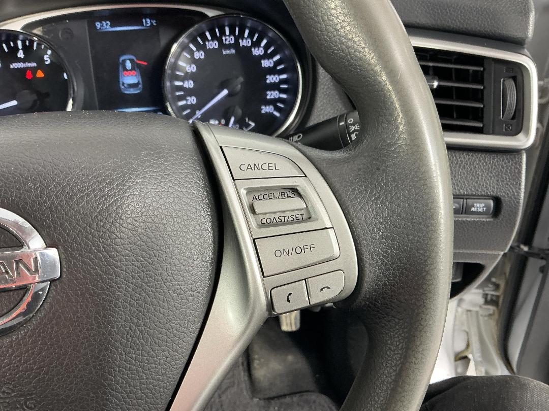 Photo '22' of Nissan X-Trail ST