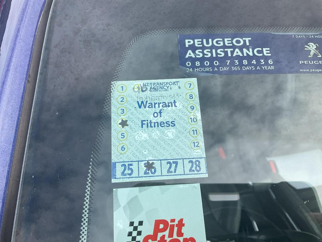 Photo '11' of Peugeot 2008 Allure 1.6 Auto