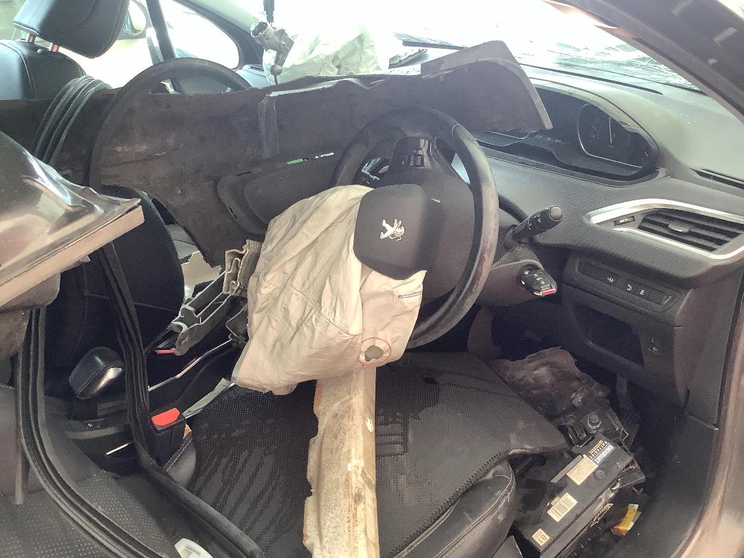 Photo '11' of Peugeot 2008 Allure 1.6 Auto Photo '11' of Peugeot 2008 Allure 1.6 Auto