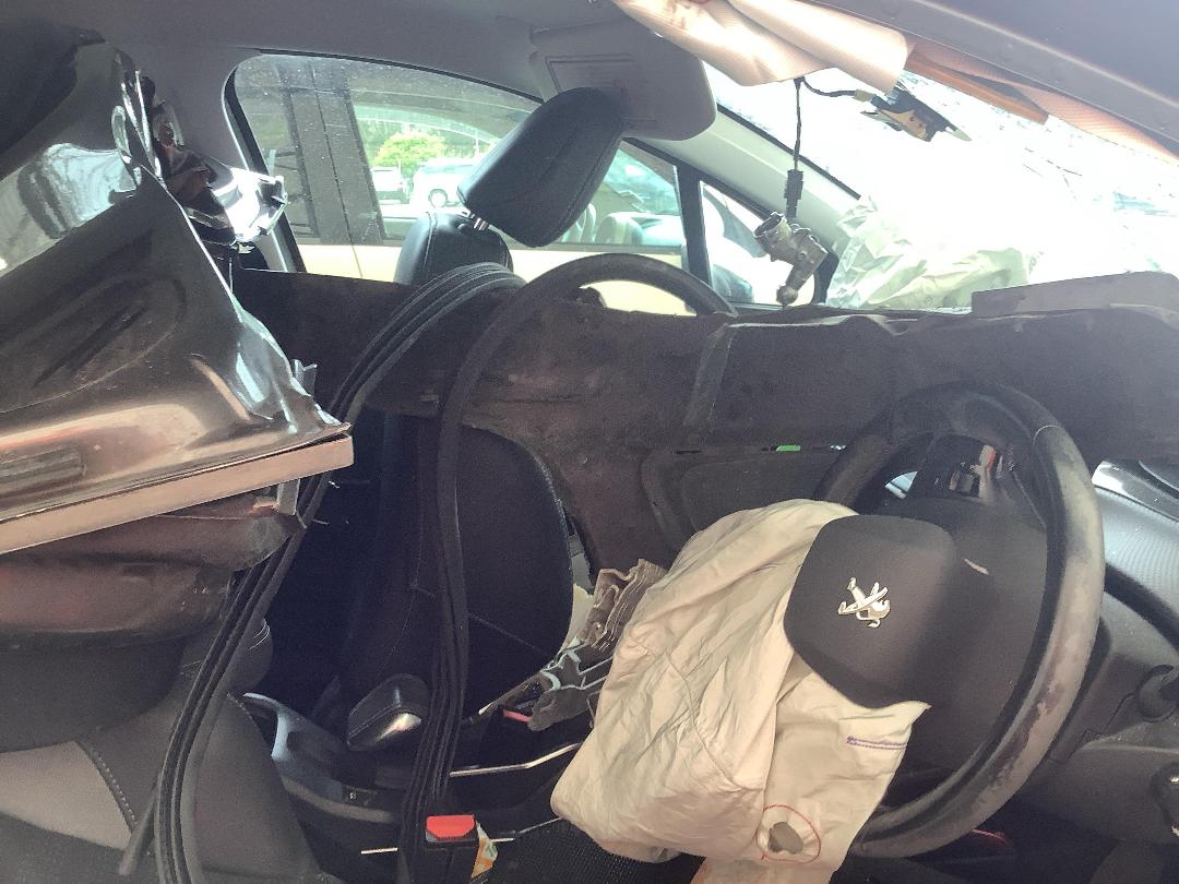 Photo '12' of Peugeot 2008 Allure 1.6 Auto Photo '12' of Peugeot 2008 Allure 1.6 Auto