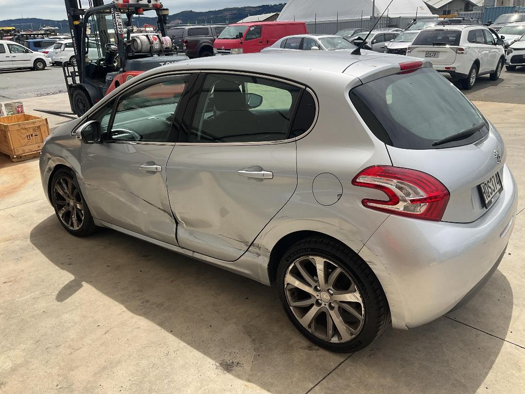 Photo '3' of Peugeot 208 Allure Photo '3' of Peugeot 208 Allure