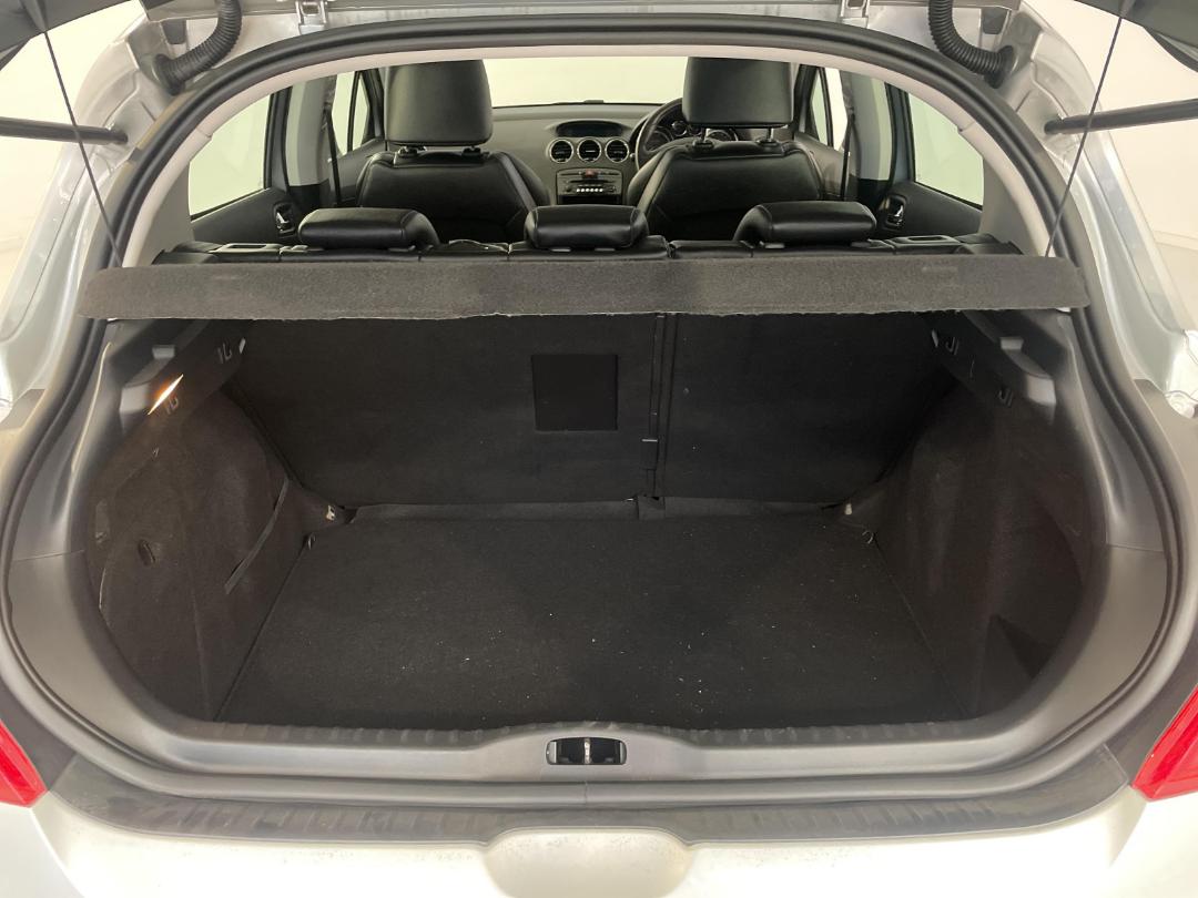 Photo '12' of Peugeot 308 Active Photo '12' of Peugeot 308 Active