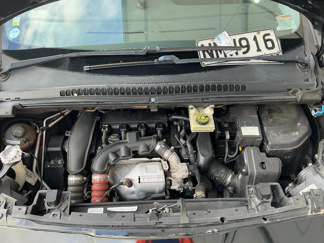 Photo '9' of Peugeot 5008