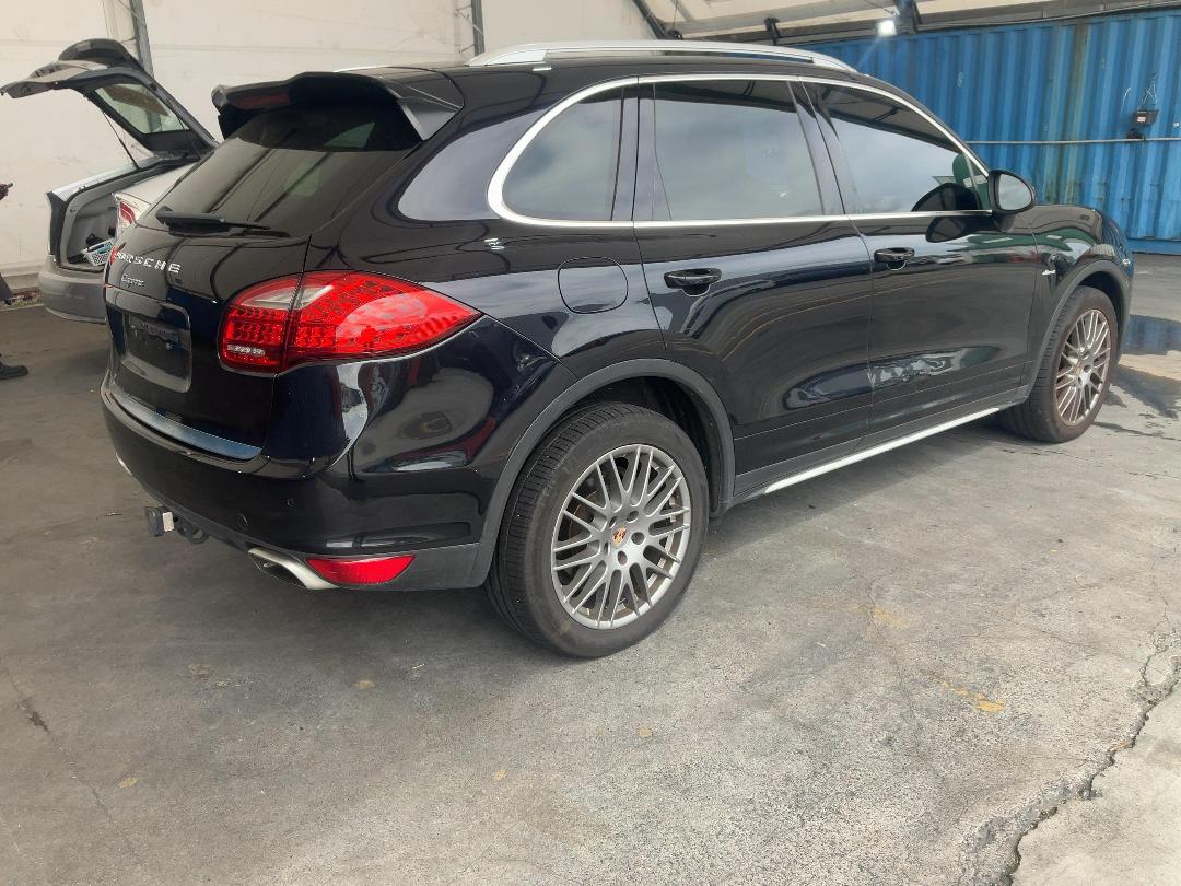 Photo '15' of Porsche Cayenne SUV