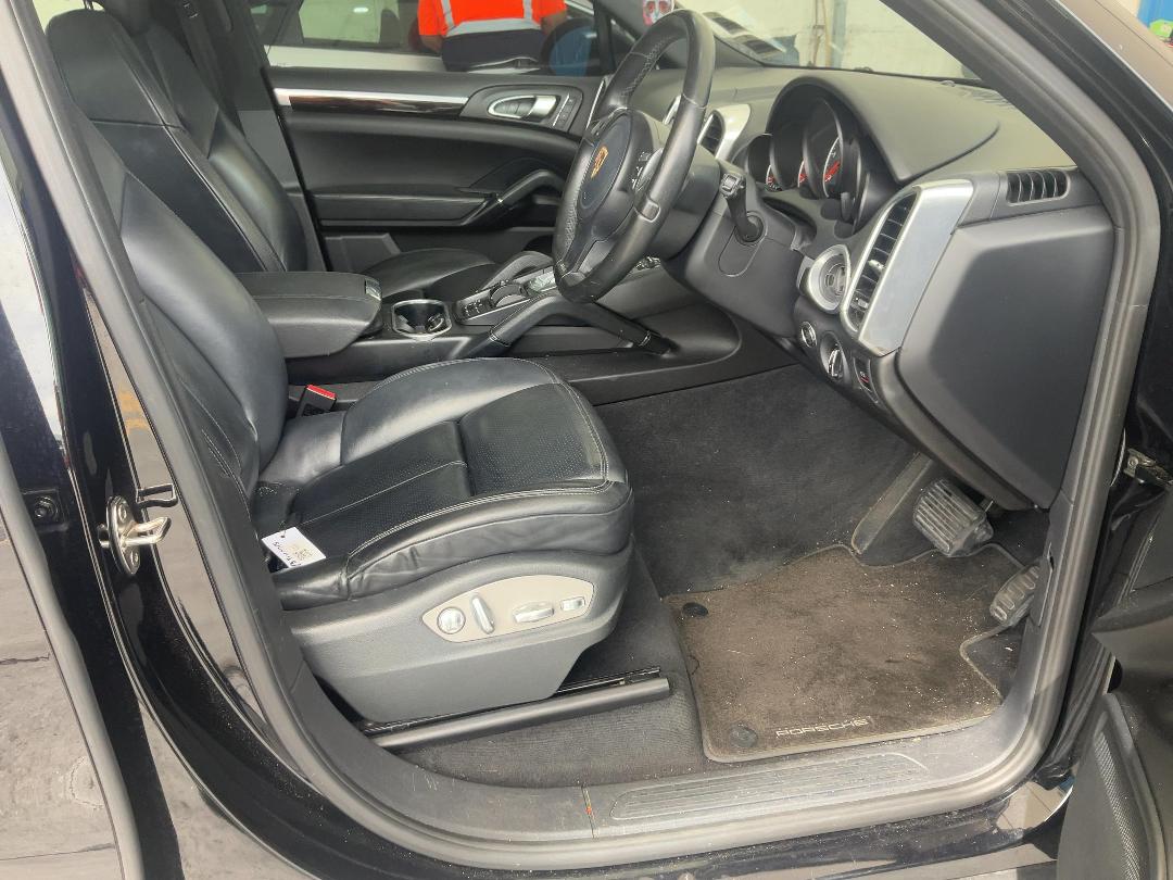 Photo '20' of Porsche Cayenne SUV