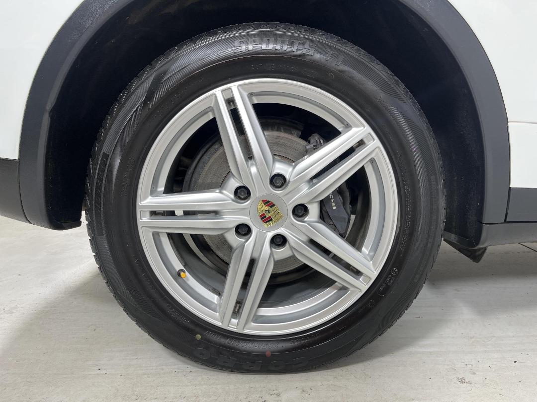 Photo '12' of Porsche Cayenne