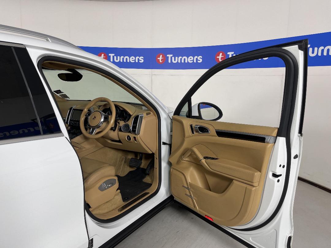 Photo '15' of Porsche Cayenne