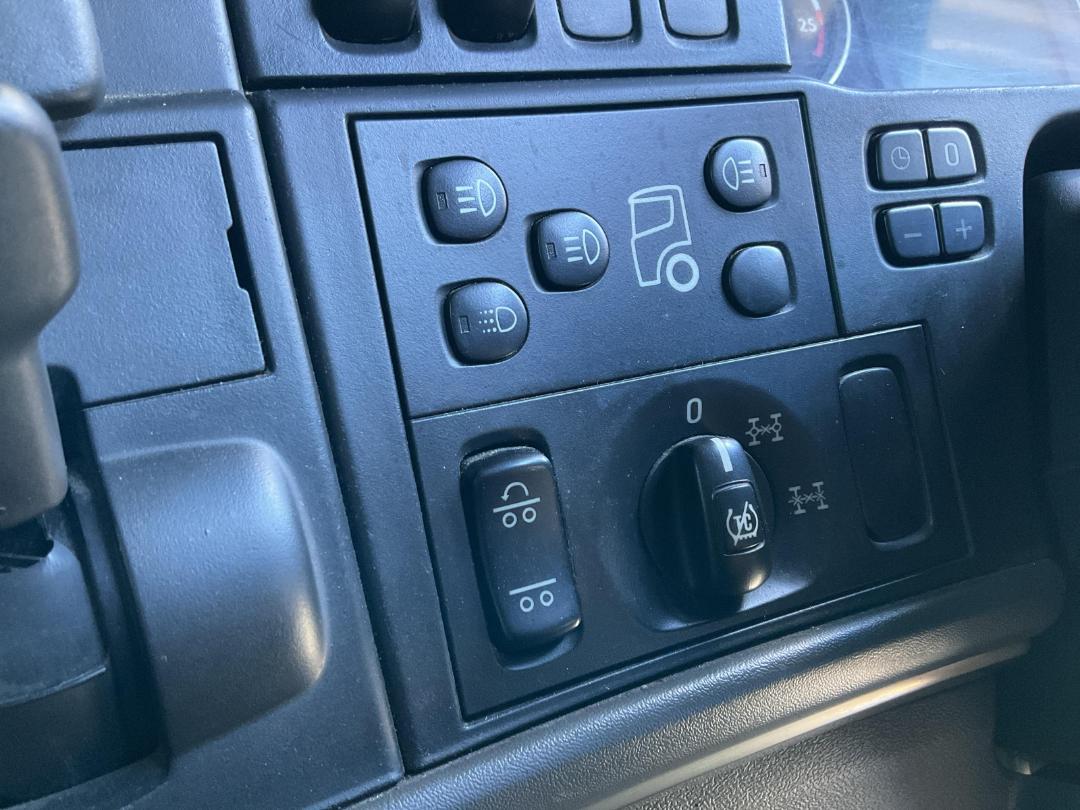 Photo '24' of SCANIA R R620-LA6X4MNA Tractor Unit