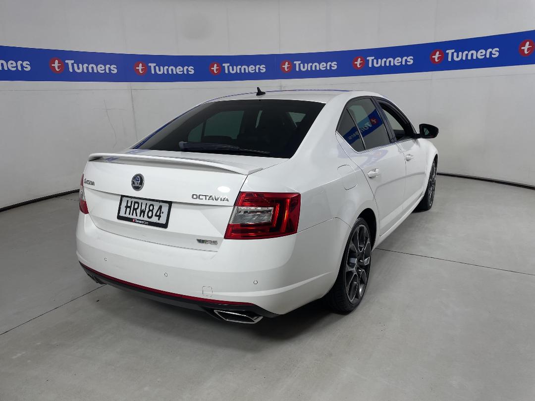 Photo '7' of Skoda Octavia Photo '7' of Skoda Octavia