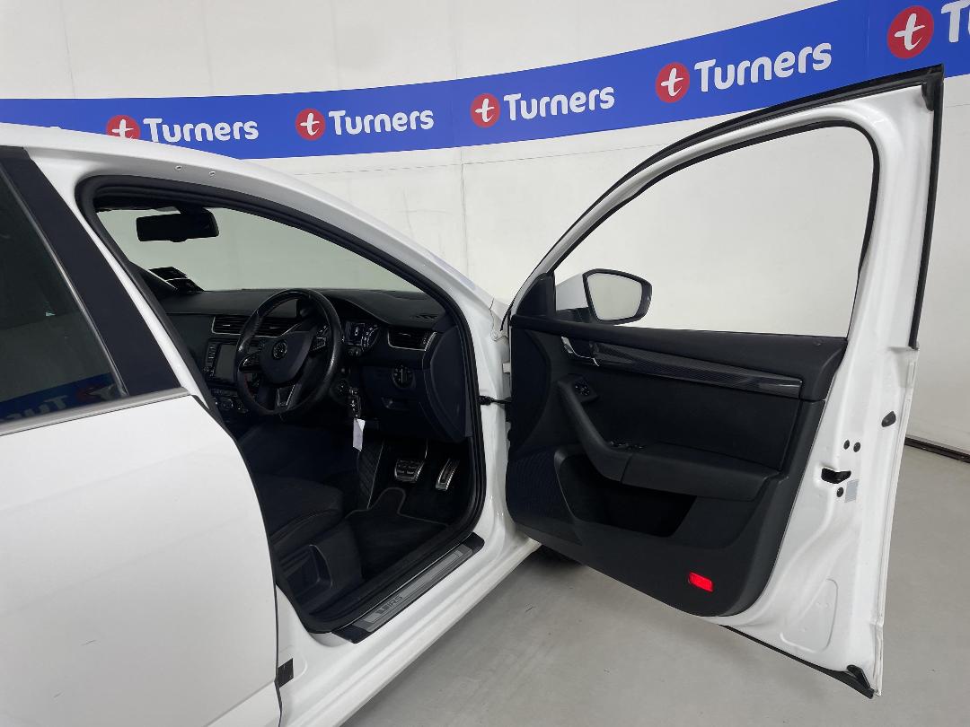 Photo '15' of Skoda Octavia Photo '15' of Skoda Octavia