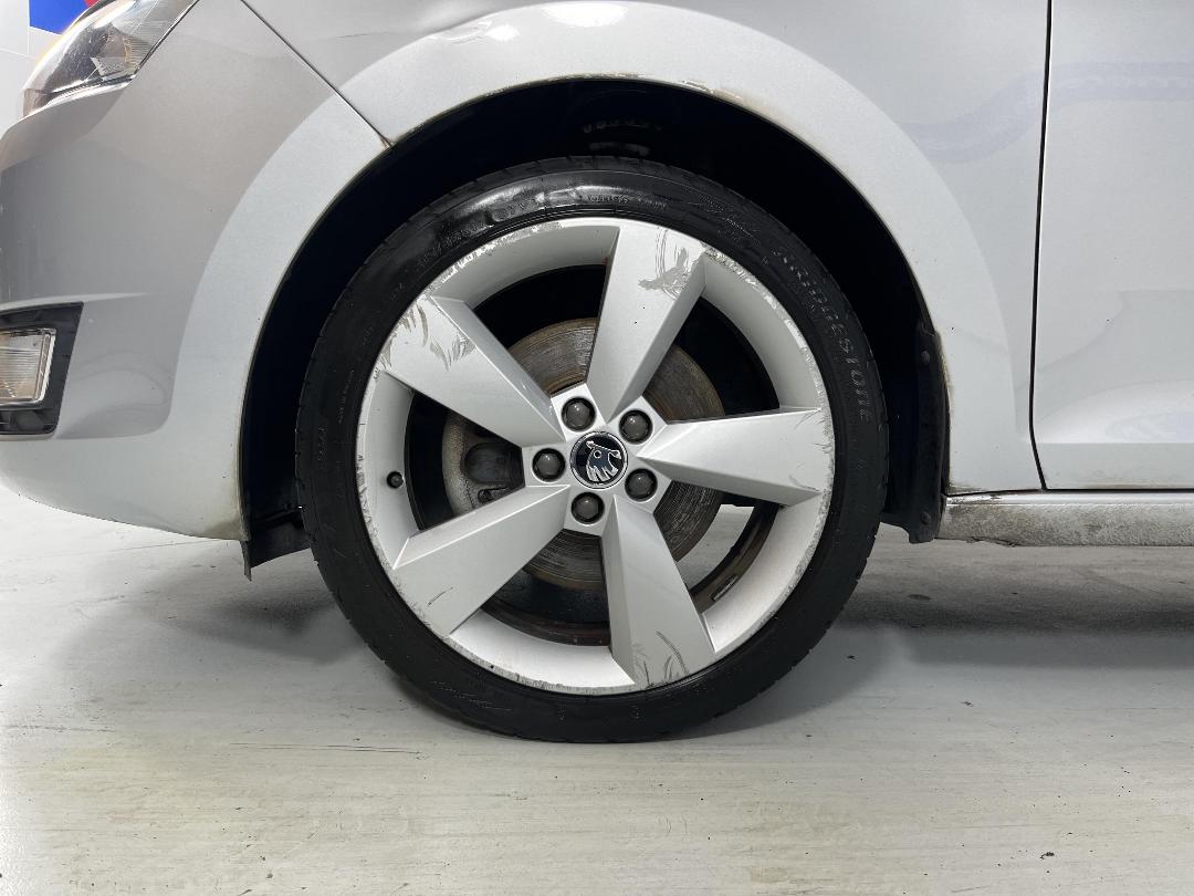 Photo '10' of Skoda Rapid