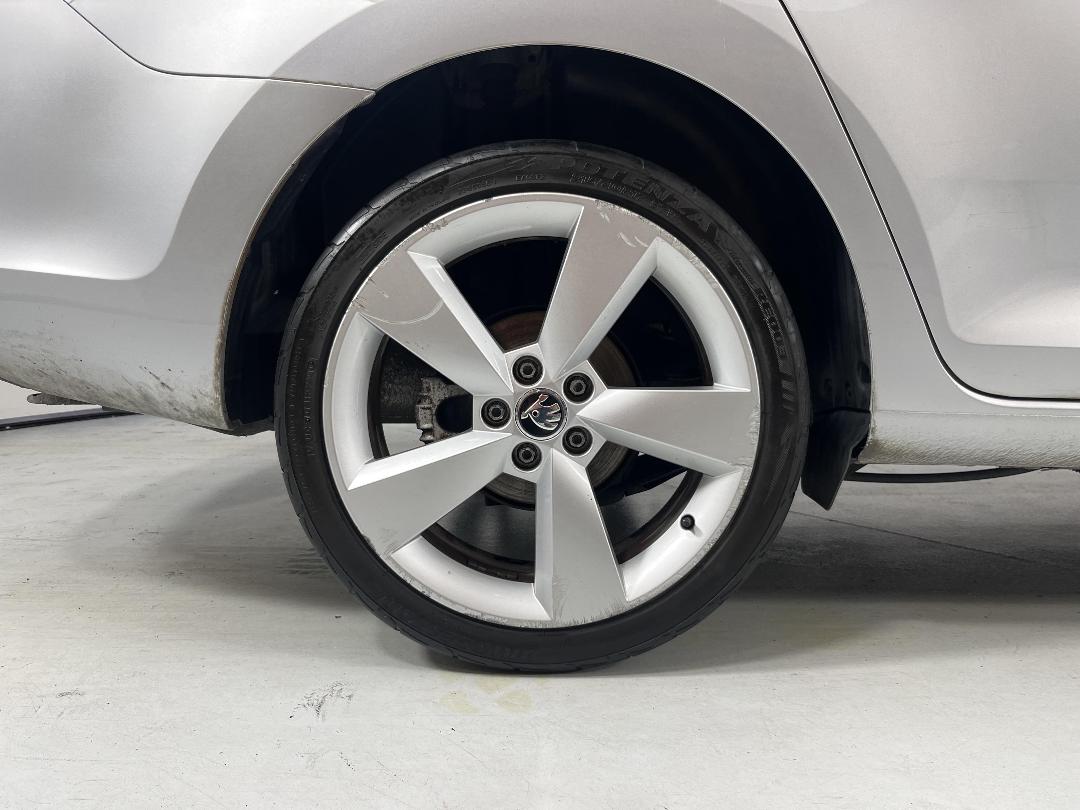 Photo '12' of Skoda Rapid