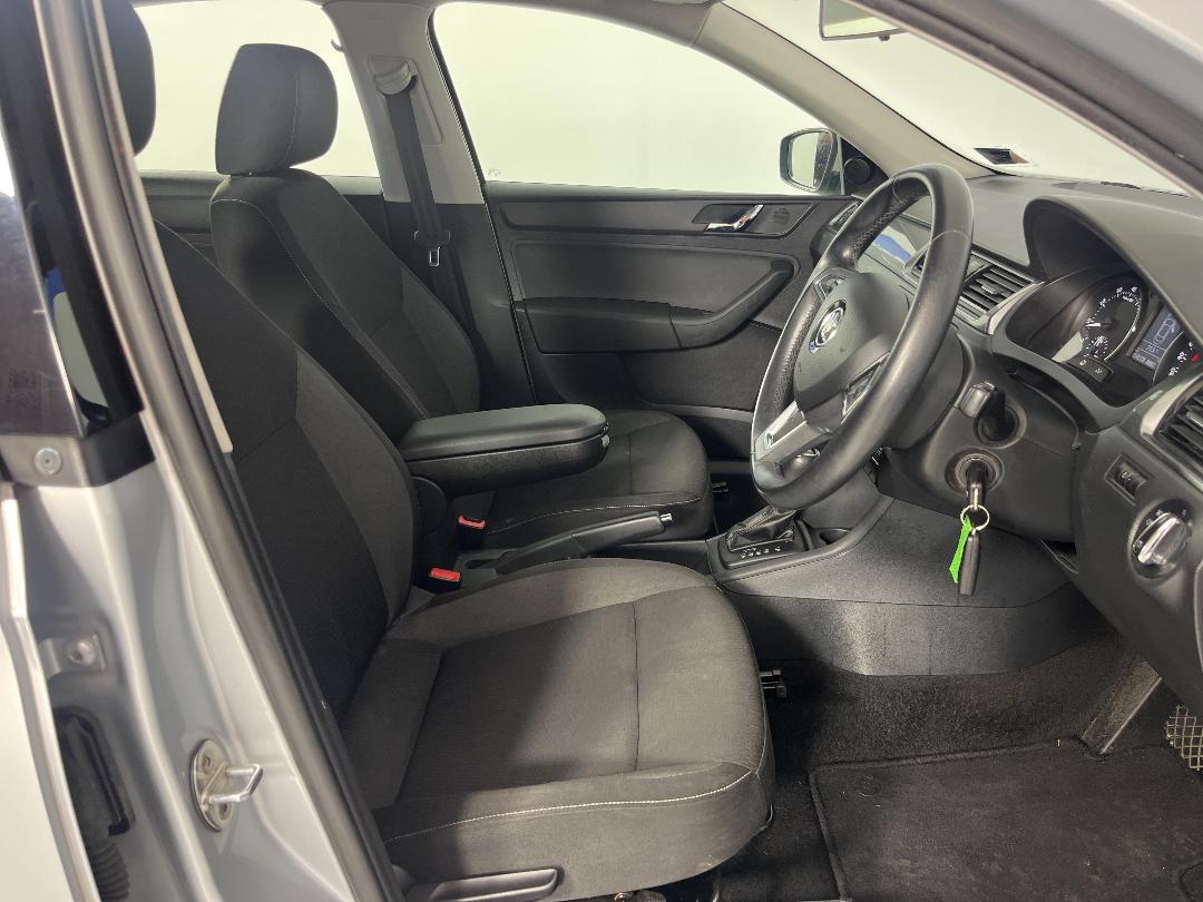 Photo '16' of Skoda Rapid