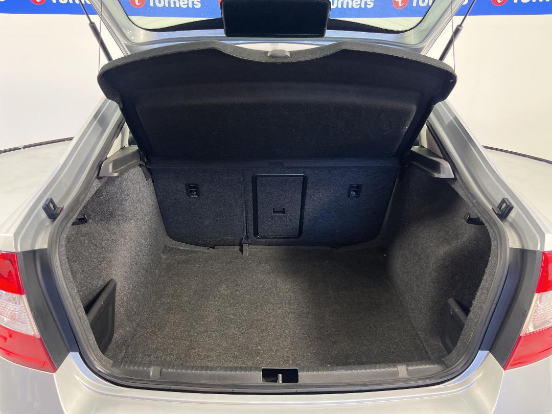 Photo '14' of Skoda Rapid