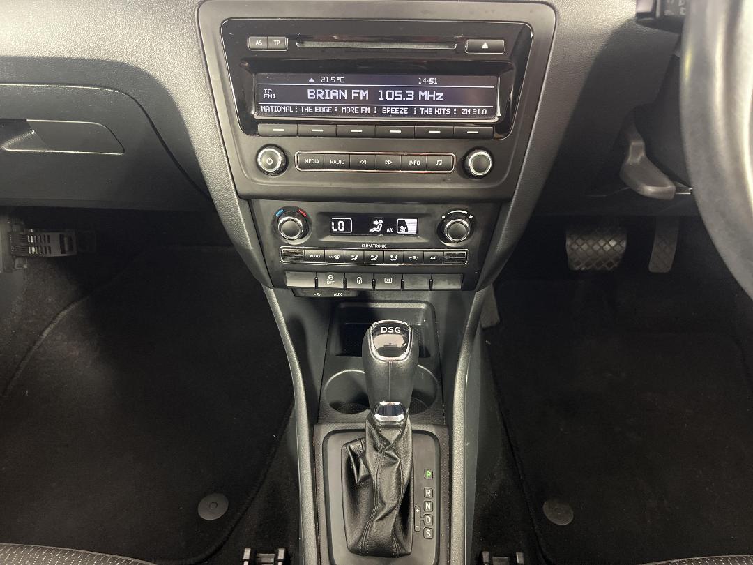 Photo '18' of Skoda Rapid