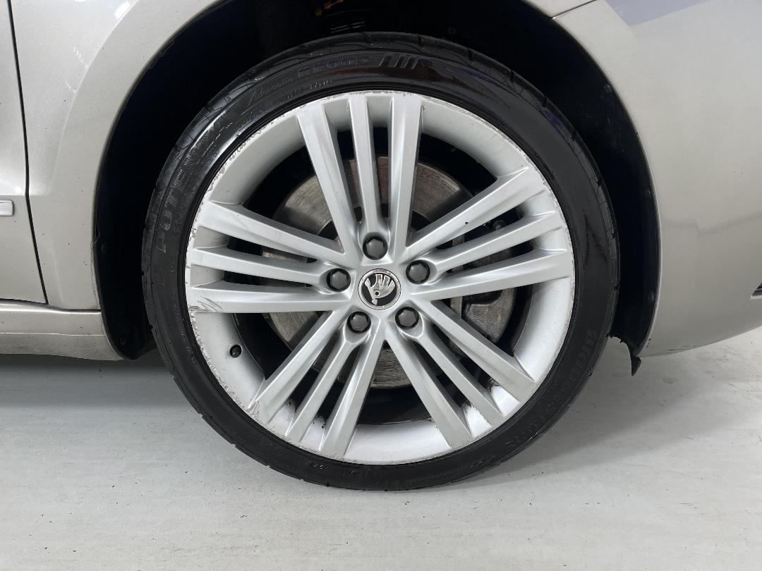 Photo '9' of Skoda Superb