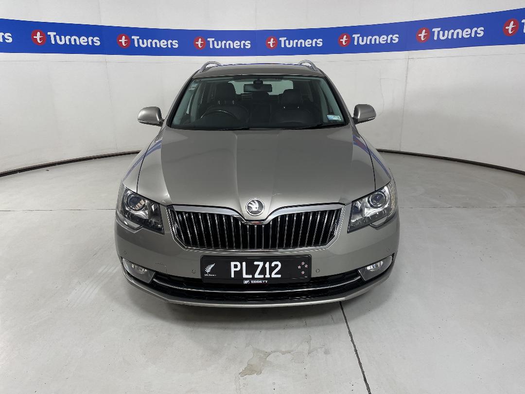 Photo '2' of Skoda Superb