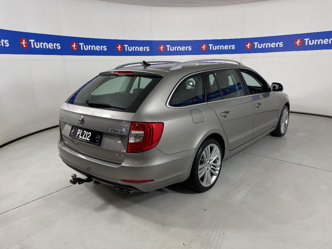 Photo '7' of Skoda Superb