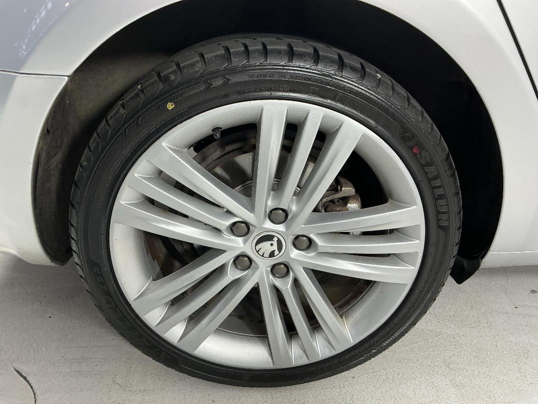 Photo '12' of Skoda Superb