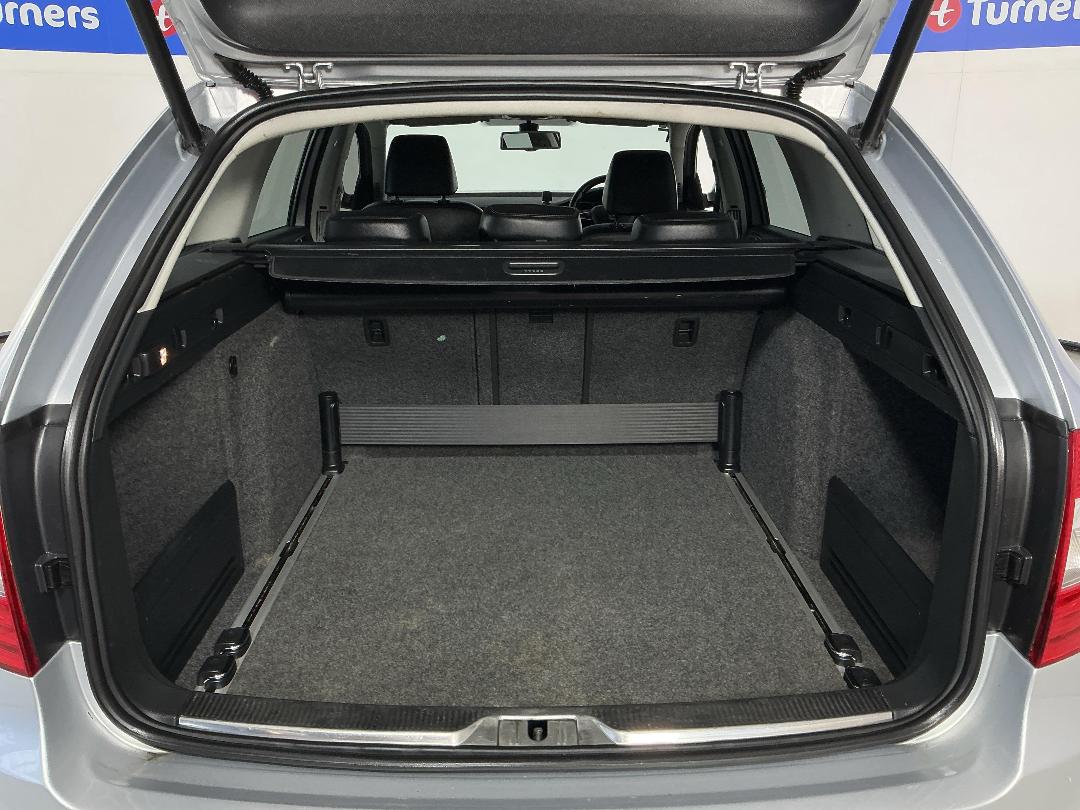 Photo '14' of Skoda Superb