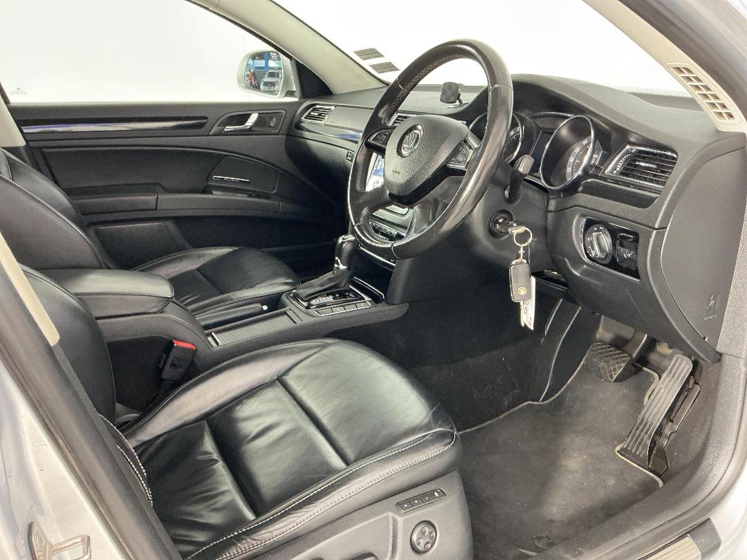 Photo '16' of Skoda Superb