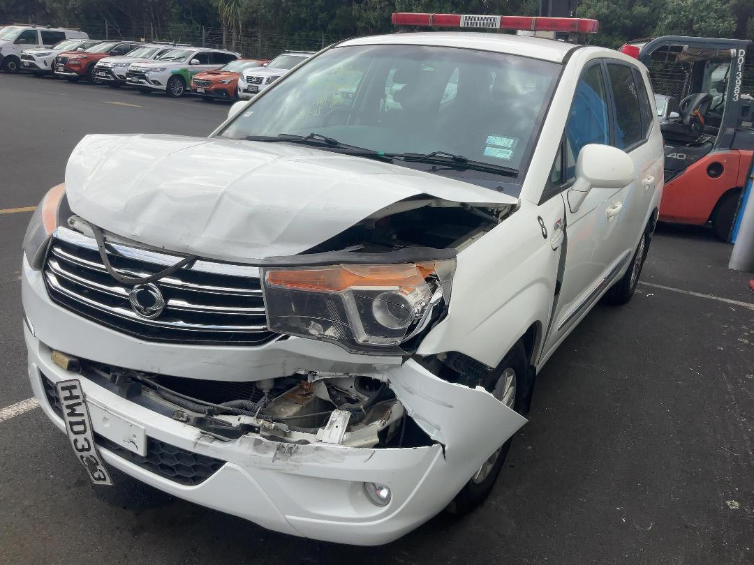 Photo '2' of Ssangyong Stavic 4WD Factory Ambulanc