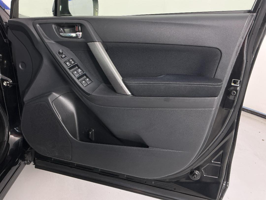 Photo '15' of Subaru Forester Photo '15' of Subaru Forester