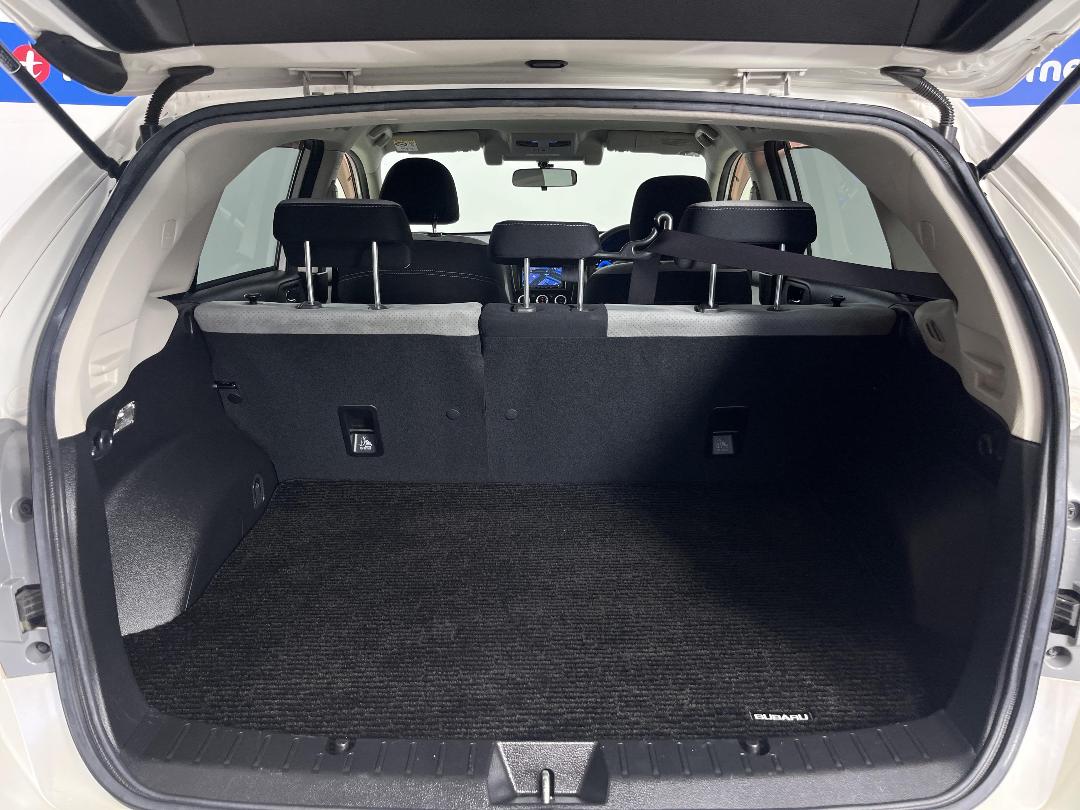 Photo '14' of Subaru Impreza Photo '14' of Subaru Impreza