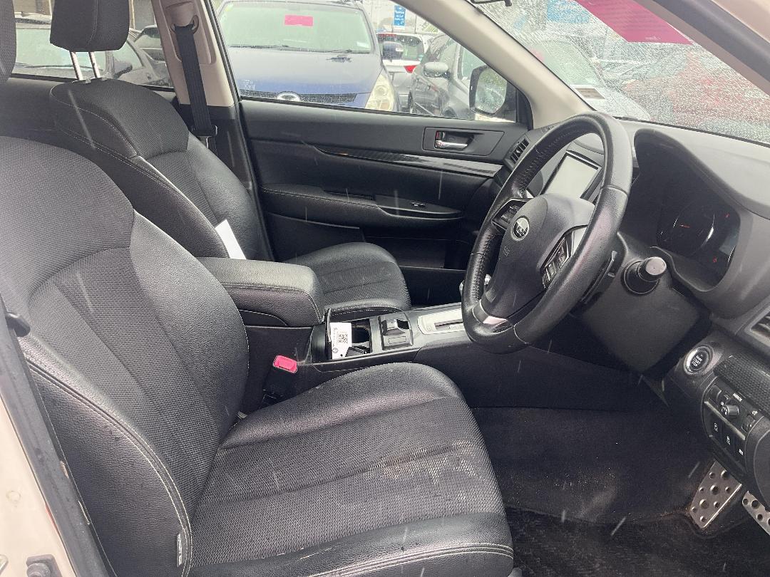 Photo '6' of Subaru Legacy